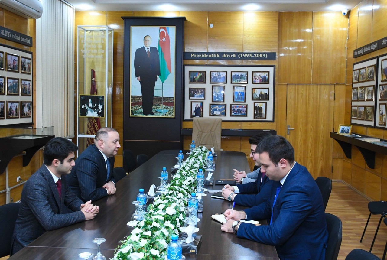 ADAU rektoruna “Yenilikçi və inkişaf mükafatı” təqdim edilib - FOTOLAR